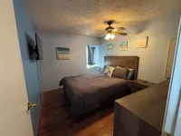 Spacious 3-bedroom with AC and WiFi in welcoming Cypress Hotels in Cypress