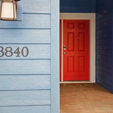 Le17:  4-Bedroom 3Full Bathroom House in Gorgeous Anchorage Neighborhood with AC