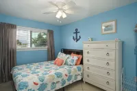 A+ Beachfront Location Bradenton Beach Anna Maria Island with Hot Tub