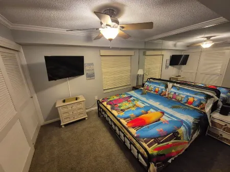 Camdyn's 2 King Bedroom Oceanfront Condo in Peaceful Ormond Beach
