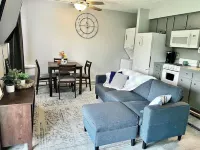 Quiet and Relaxing 1 Bedroom Condo Near Golf and Marina!
