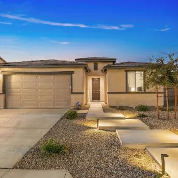 New Pool+Spa+Games+Large BBQ+Designer+Beautiful