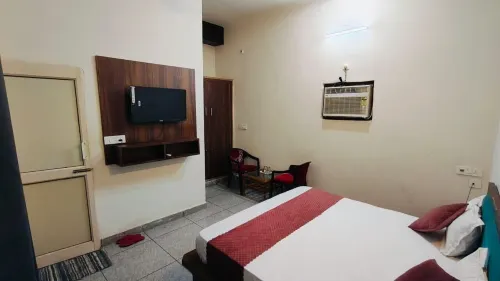 Hotel Moon -Near Bus Stand Panipat - 2 tähden