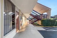 Super 8 by Wyndham Commerce - Wifi