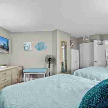 Your Paradise Premium Large 1 bd Direct ocean front. Sleeps 6 Rooms