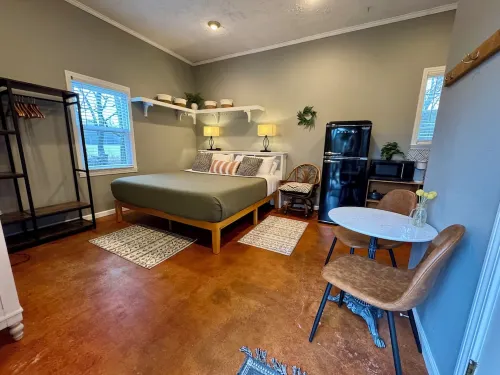 1-bedroom apartment in Mills River, NC-Close to hiking, breweries, dog friendly