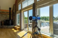 Amazing waterfront luxury home in millionaire area only minutes from town