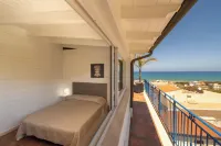 Amazing 100sqm Apartment 200m from the sea 6 people "GmC"