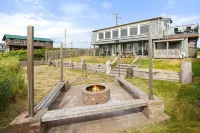 Ocean View and Deck - Beautiful Coastal Studio Retreat Hotels in Moclips