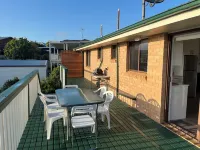 Malua Bay Coast House - Ocean Views - Short Stroll to Beach Hotel a Malua Bay