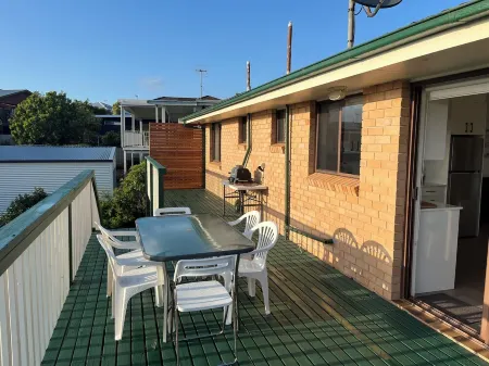 Malua Bay Coast House - Ocean Views - Short Stroll to Beach