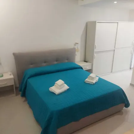 Cozy Holiday Home in the historic center of Meta A few steps from the sea