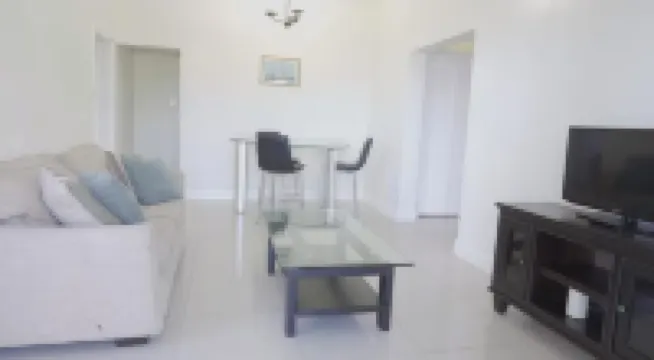 LUX Suites - 2-bedroom apartment in Halfmoon Bay