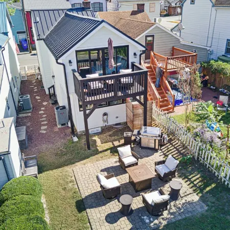 Luxury 2-bedroom house with Water views, Chesapeake City