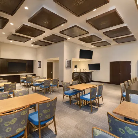 Hampton Inn & Suites Washington D.C./Navy Yard Area