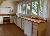 Colonial House, beautifull spacious garden house