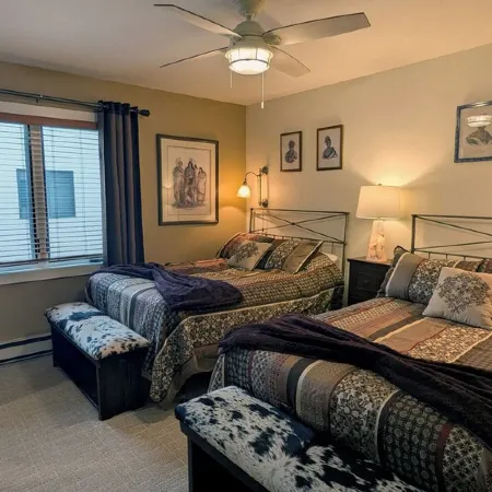 Spacious Condo w/ FREE WiFi, Parking, Heated Pool, Hot Tubs, Skier Shuttle