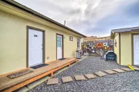 Winchester Bay Apt Near Dunes and State Parks!