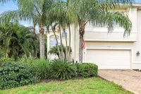 Spacious 5 BR / 3 BA Family Home located in south Fort Myers, Pool & Lake Views