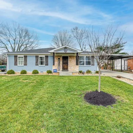 Family-friendly Home w/ Yard: 27 Mi to Nashville!
