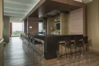 Hampton Inn by Hilton Valledupar - bar