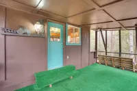 Peaceful Warne Cabin Fenced Yard and Screened Porch - Wifi