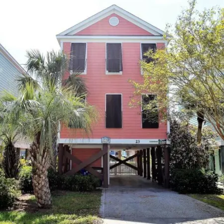 Private pool-close to beach. Walk to Surfside’s restaurant district & Pier.