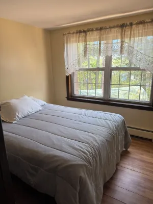 Charming 2-bedroom house with AC, WiFi in lovely Falmouth