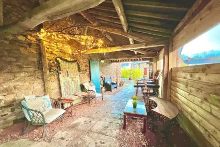 The Hayloft Rustic Glamping Barn, Caldbeck Village