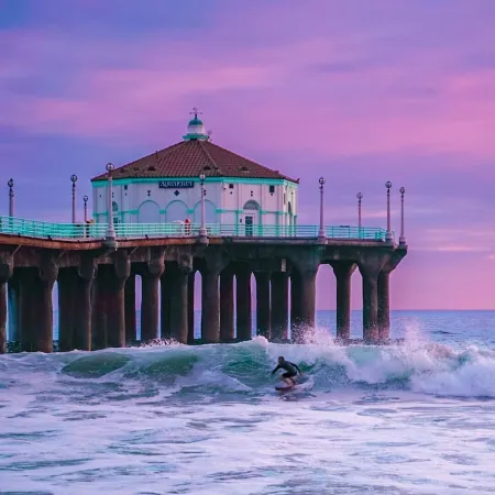 2-bedroom apartment in wonderful Redondo Beach with WiFi, pool, jacuzzi, gym,