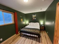 Secluded 3-bedroom cabin on the Chippewa River near Ladysmith, WI with WiFi, AC