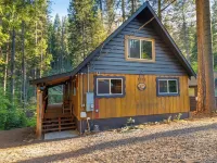 Creek Cabin - Fly-in Acres Lake Access - private Creek access with fire pit Hotels in Arnold