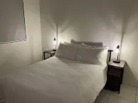 Red Peak Retreat Hotels in Caravonica