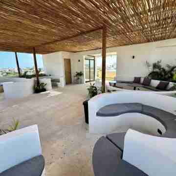 Beautiful Studio with AC, WiFi, near to 5th. Avenue and public beach Others