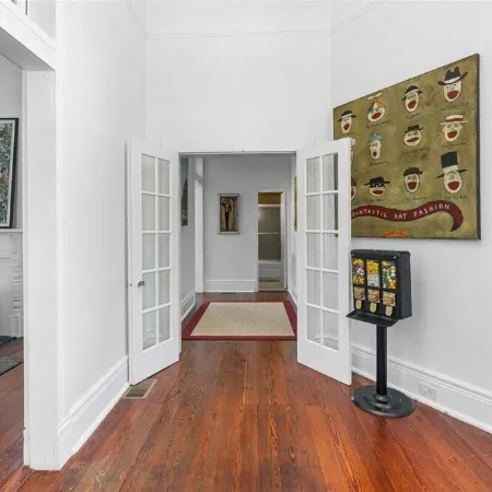 Historic Stylish Cottage 5 Min Walk to Downtown Mobile
