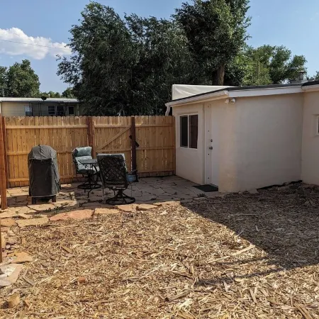 Stylish Adobe house, private yard & parking in downtown Cortez