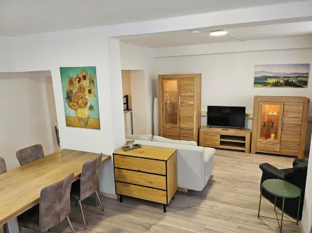 Central apartment 70 m² up to 4 persons - close to the main station & trade fair Essen