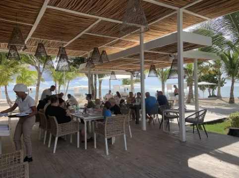 New Luxury Condo: Private Beach Club with Breathtaking Ocean View in Dominicus