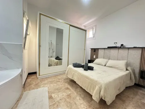 Flat with jacuzzi in suite. Hotels in Aguimes