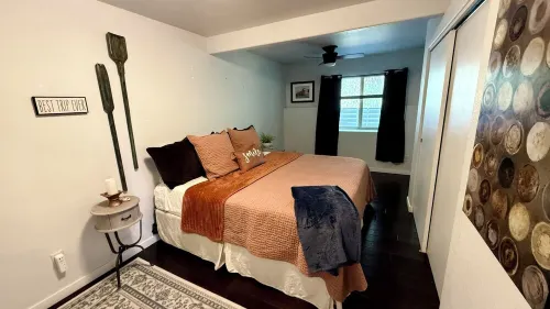 Discover the charm of Palmer Lake at this cozy cottage in this peaceful town.