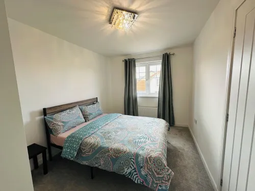 Spacious 5-bedroom house in charming East Calder with WiFi Hotel di Kirknewton