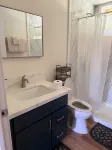 Charming 2-bedroom house near Volcanoes National Park with WiFi.