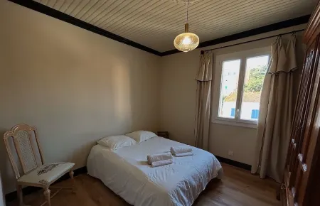 Charming apartment with sea view, city center, spacious, close to amenities