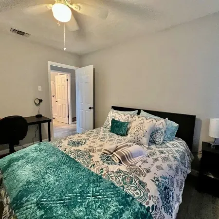 4Br Pool Home Near Randolph AFB • Furnished Extended Stay • Wi-Fi • Laundry