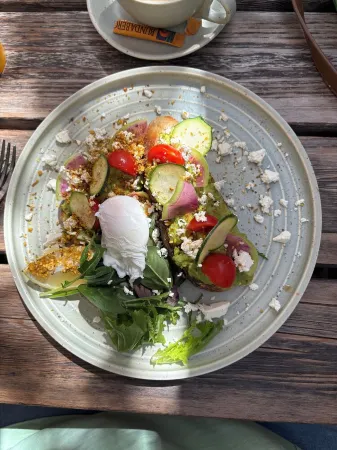 Holiday on Hero, Dog Friendly, outdoor SPA, 3 mins walk to the beach, fast Wifi Отели в г. Гулва