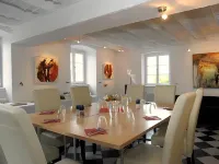 Rhein River Guesthouse - Direkt am Rhein Hotels near Seeberg