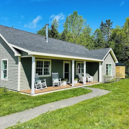 The Central Ranch— minutes to Acadia & Coastal Maine