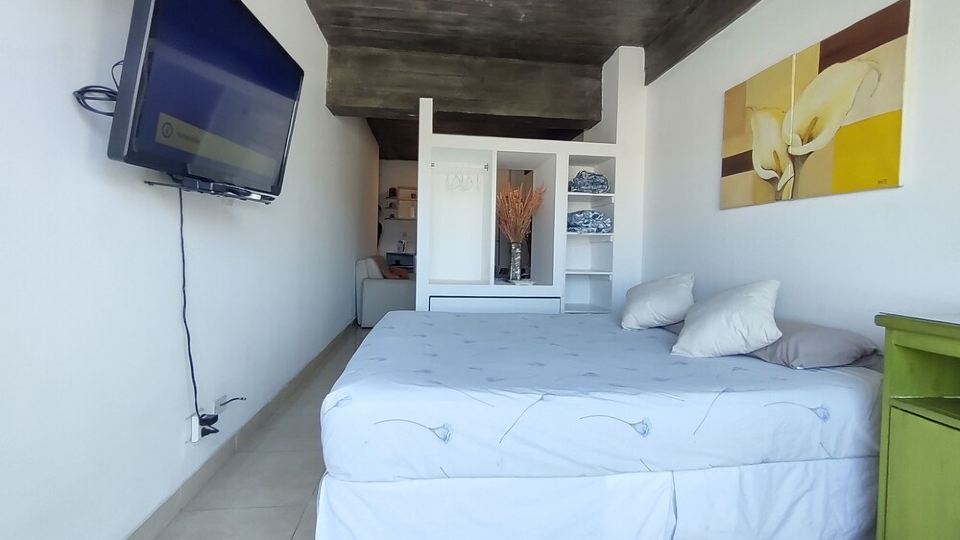 Apartment with pool 300 meters from the shopping center