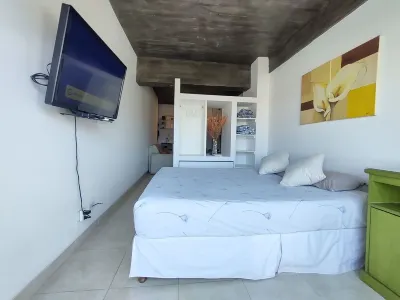 Apartment with pool 300 meters from the shopping center Hotels in 