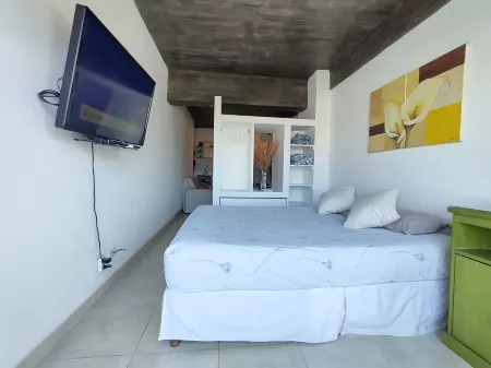 Apartment with pool 300 meters from the shopping center